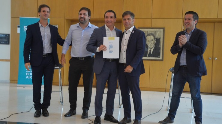 Andrés Watson y Axel Kicillof formalizaron un convenio para obras de infraestructura sanitaria en Florencio Varela